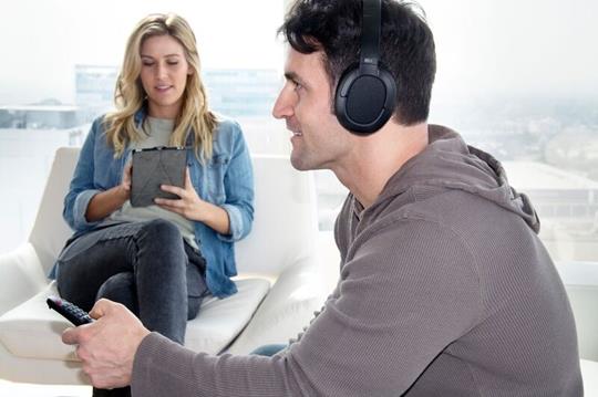 Matrix Cinema wireless Bluetooth headphone with audio enhancement